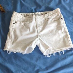 Calvin Klein Women's Frayed White Jean Shorts Size 27